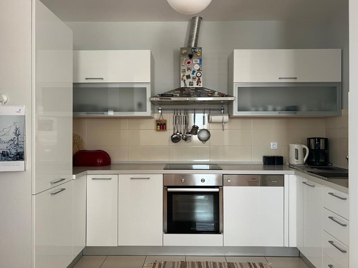Apartment Lucija - Cozy Flat In The City Center With A Sea View & Parking มาคาร์สกา ภายนอก รูปภาพ
